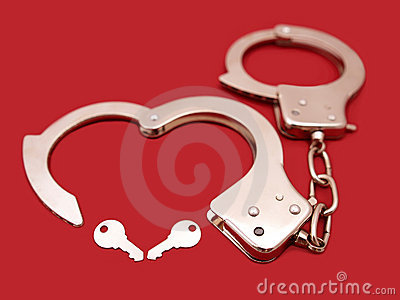 handcuff-heart-shape-9856140 (1)